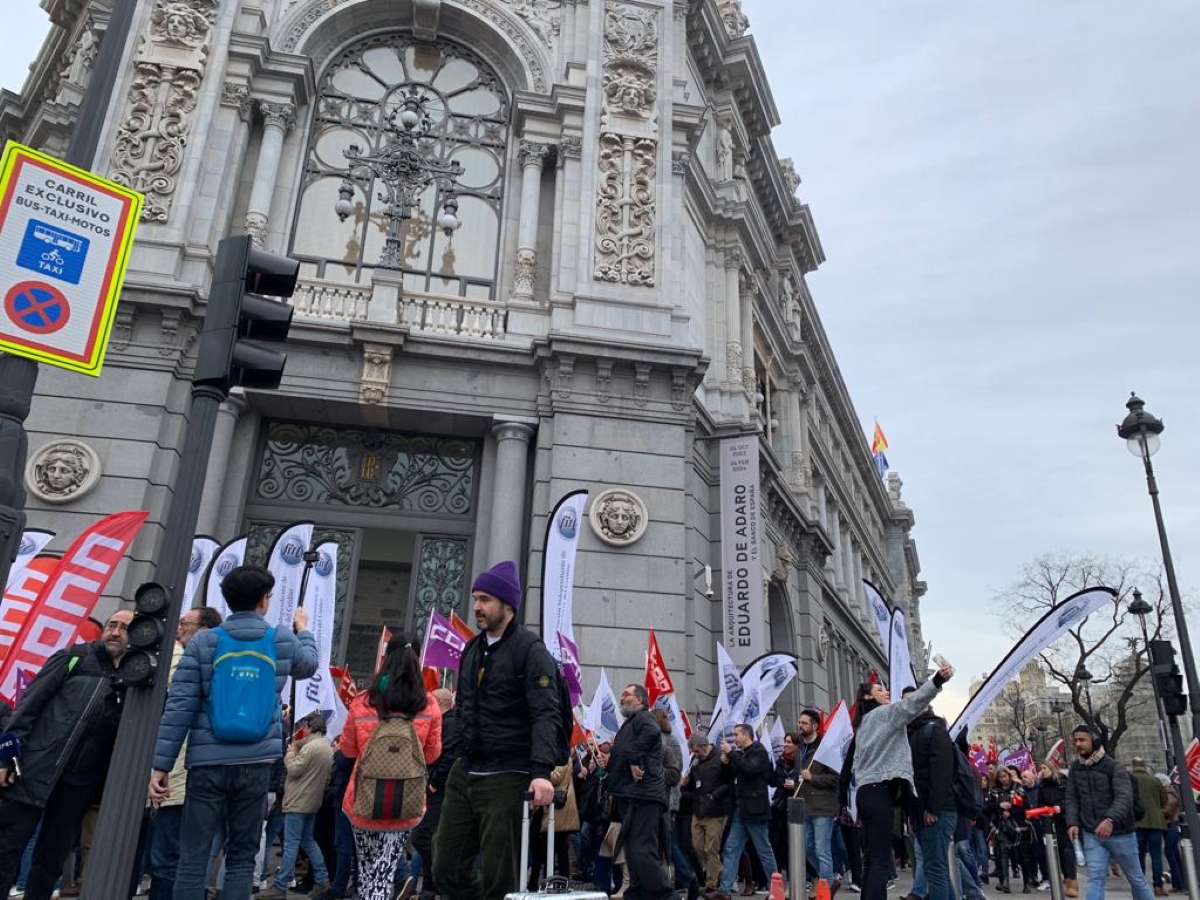 Delegados sindicales de la banca en la manifestación del 8 de febrero. @Alejandro_MDV Banca Plantillas Junta del Sabadell