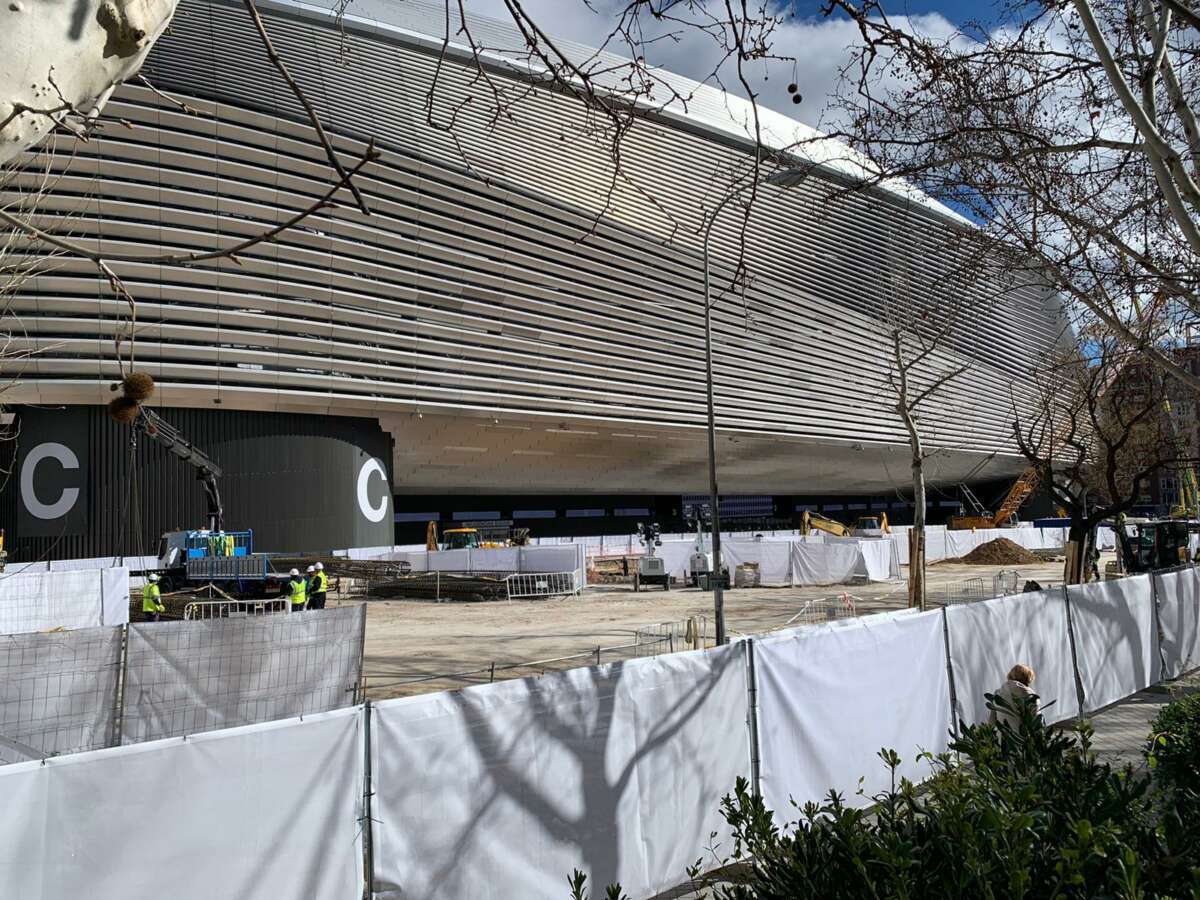 Zona del Santiago Bernabéu en la que Acciona ha iniciado las obras del Metro y de los parkings. @Alejandro_MDV