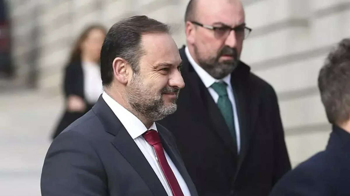 El exministro de Transportes, José Luis Ábalos, y su exasesor, Koldo García. Foto: EFE.