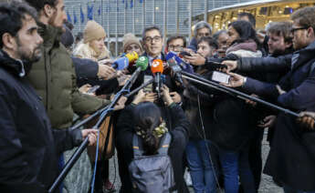 BRUSELAS (BÉLGICA), 31/01/2024.- El ministro de Presidencia y Justicia, Félix Bolaños, ofrece declaraciones este miércoles, en Bruselas. El comisario europeo de Justicia, Didier Reynders, destacó este miércoles el "compromiso de las partes" para trabajar en la reforma del Consejo General del Poder Judicial (CGPJ), después de la primera reunión mantenida hoy con el ministro de Presidencia y Justicia, Félix Bolaños, y el vicesecretario de Acción Institucional del PP, Esteban González Pons. EFE/ Pablo Garrigós