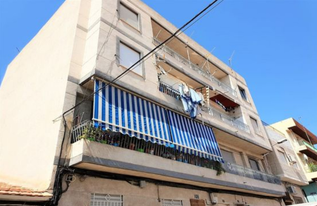 El piso de Molina de Segura cuenta con una amplia terraza. Foto: Diglo.