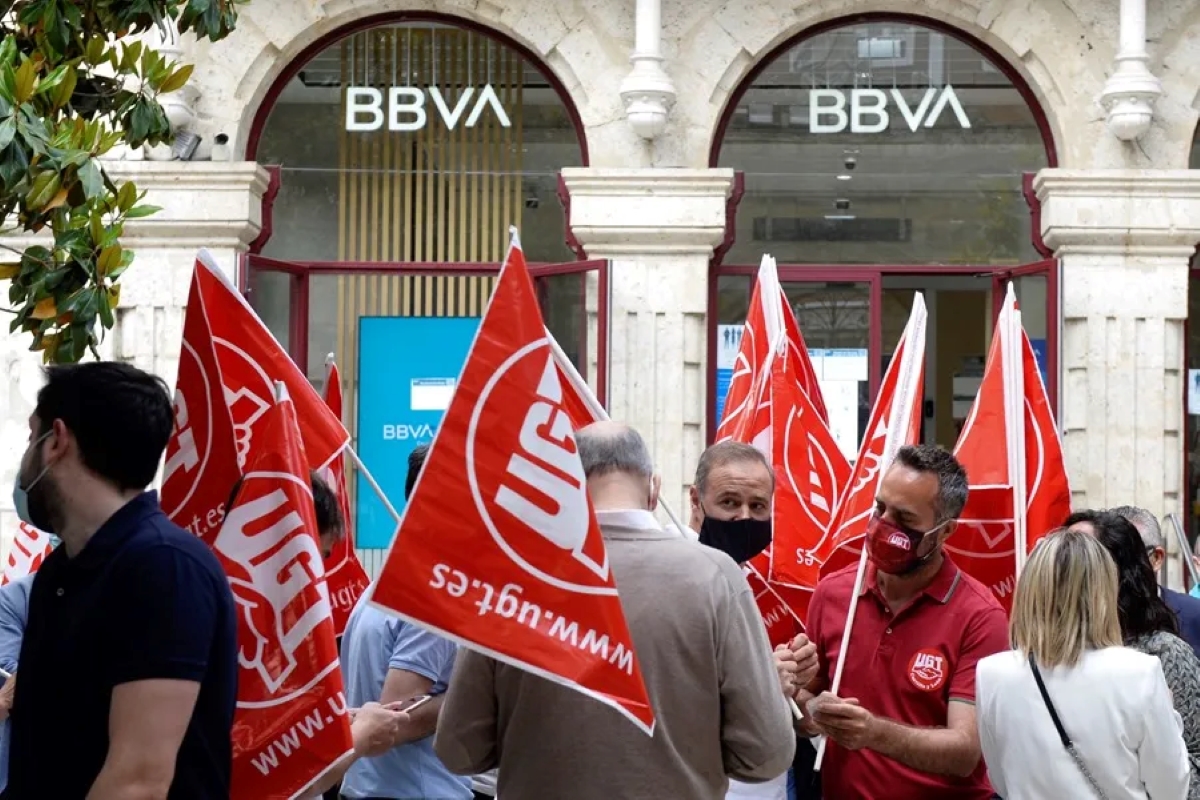 Trabajadores del BBVA participan en una huelga, en una imagen de archivo. EFE/Nacho Gallego Huelga Banca Junta de accionistas del Santander
