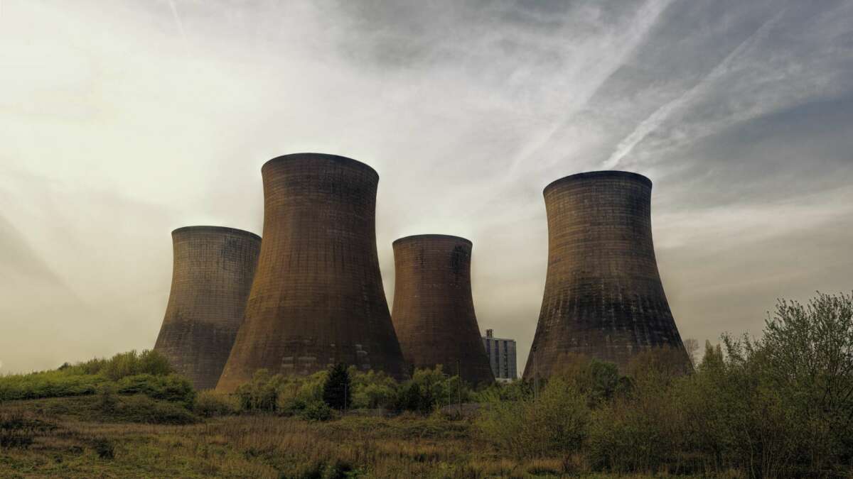 La tasa Enresa se aplica a la producción de energía nuclear. Foto: Freepik.