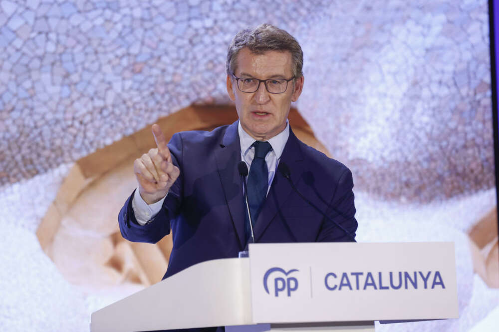 BARCELONA, 03/04/2024.- El presidente del PP, Alberto Núñez Feijóo, participa en el acto de presentación de candidatos del PP en Cataluña, este miércoles en Barcelona.