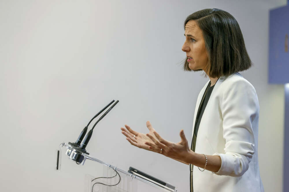 La secretaria general de Podemos, Ione Belarra, durante la rueda de prensa que ha ofrecido este jueves en el Congreso.