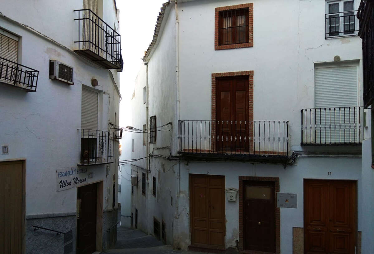 En Jimena se vende un chalet de dos habitaciones. Foto: Haya Inmobilaria.