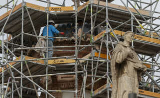 Obreros de construcción. Foto: EFE/Manuel Bruque