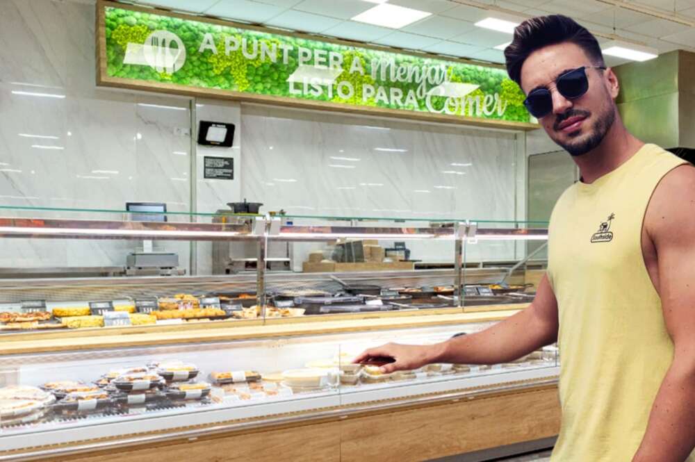Mario Ortiz junto a la sección de platos preparados de Mercadona