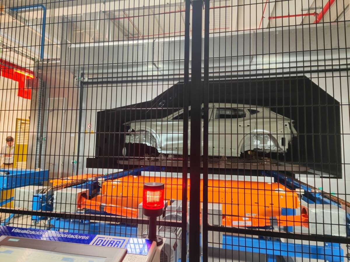 Horno de secado de pintura en la fábrica de Seat en Martorell. Foto: Olga Casado.