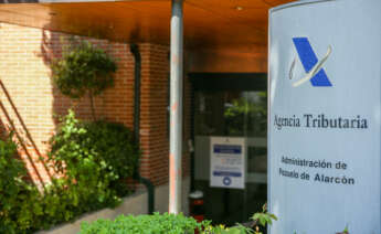 Exterior de una oficina de la Agencia Tributaria. Ricardo Rubio / Europa Press