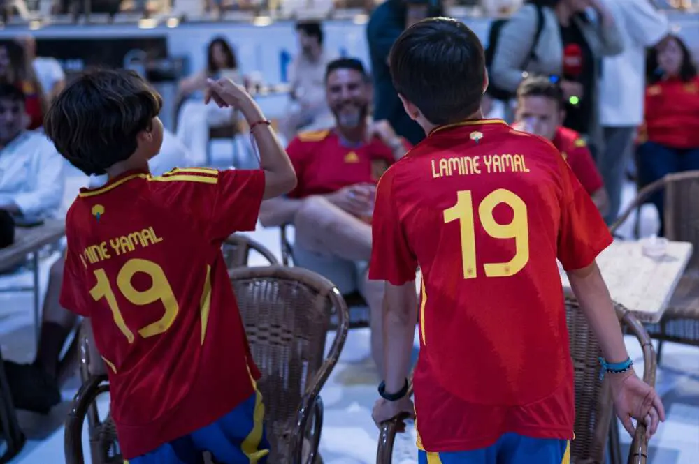 Espana vs Francia Adidas se encomienda a De la Fuente para recuperar el terreno perdido con Nike