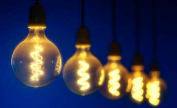 El precio medio de la luz en junio supera los 56 euros por megavatio hora. Foto: Freepik.