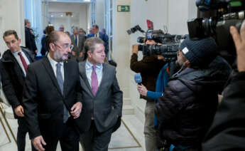 El expresidente de Aragón, Javier Lambán, y el presidente de Castilla-La Mancha, Emiliano García-Page. Alberto Ortega / Europa Press