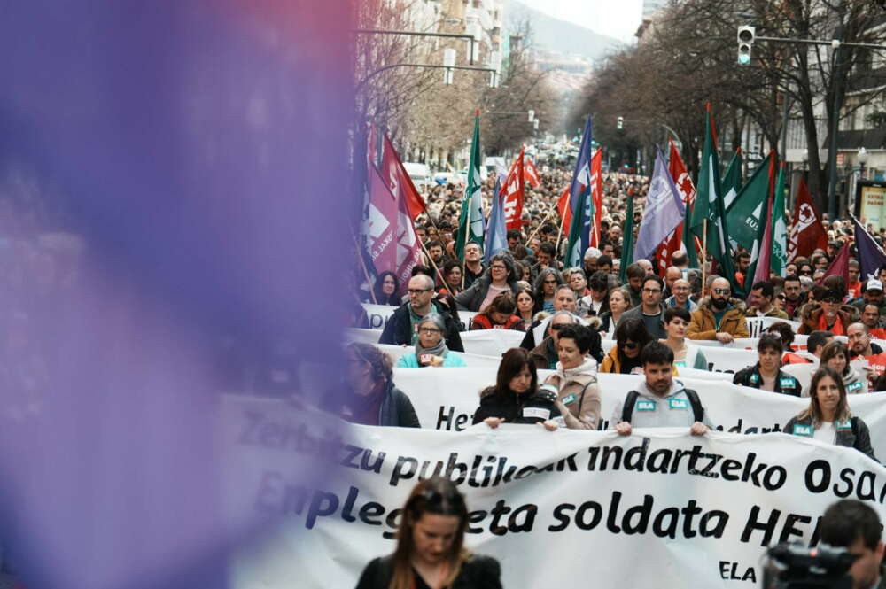Una manifestación en Bilbao de los sindicatos ELA, LAB, CCOO, ESK y Steilas. H.Bilbao / Europa Press