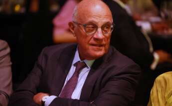 (Foto de ARCHIVO) El presidente del Banco Sabadell, Josep Oliu, durante la entrega de los 37 Premis Pimes que concede la patronal Pimec, en el Palau Sant Jordi, a 25 de junio de 2024, en Barcelona, Catalunya (España). La entrega coincide con la celebración del 50 aniversario de la patronal Pimec. Este año, Pimec reconocerá las mejores iniciativas empresariales desarrolladas en Cataluña durante el año 2023: Los Premios Pymes son solidarios y las donaciones que se recogen van destinadas al programa solidario empresa-segunda oportunidad, un servicio de acompañamiento a las personas empresarias y autónomas que se encuentran en situación de paro o en serias dificultades, y que ya ha atendido a más de 1900 personas. Kike Rincón / Europa Press 25 JUNIO 2024;PIMEC;PREMIOS;CATALUÑA;BARCELONA;PATRONAL; 25/6/2024