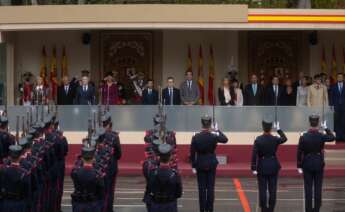 Acto solemne de homenaje a la Bandera Nacional y desfile militar por el 12 de octubre, Día de la Hispanidad, en la Plaza de Cánovas del Castillo, a 12 de octubre de 2024, en Madrid (España). Los actos comienzan con el izado de bandera y van seguidos del homenaje a los que dieron la vida por el país. Posteriormente, comienzan los desfiles militares aéreos y terrestres. Entre las novedades de este año, destaca la participación en el desfile de la bandera de Naciones Unidas (ONU). Se espera, asimismo, la exhibición de 56 aviones, 29 helicópteros y la participación de más de 4.000 efectivos de diversas fuerzas, incluyendo unidades internacionales. Alejandro Martínez Vélez / Europa Press 12 OCTUBRE 2024;DESFILE;12O;OCTUBRE;HISPANIDAD;DÍA;MILITARES;ACTO 12/10/2024