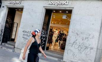Escaparate de tienda de Desigual / empresas