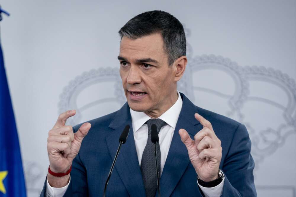 (Foto de ARCHIVO) El presidente del Gobierno, Pedro Sánchez, durante una rueda de prensa, posterior al Consejo de Ministros, en el Palacio de La Moncloa, a 5 de noviembre de 2024, en Madrid (España). El Consejo de Ministros ha aprobado hoy un paquete de ayudas económicas, laborales y fiscales, junto con la declaración de zona gravemente afectada por una emergencia de Protección Civil para aquellos lugares de la Comunidad Valenciana, Castilla-La Mancha, Andalucía, Cataluña y Aragón que se han visto más golpeados por la DANA. A. Pérez Meca / Europa Press 05 NOVIEMBRE 2024;RUEDA DE PRENS;RDP;COMPARECENCIA; 05/11/2024