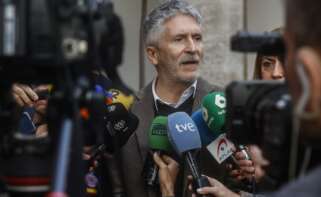 (Foto de ARCHIVO) El ministro del Interior, Fernando Grande-Marlaska, atiende a los medios de comunicación tras la reunión de CECOPI sobre la situación de la DANA en Valencia, en la delegación del gobierno en Valencia, a 14 de noviembre de 2024, en Valencia, Comunidad Valenciana (España). La Aemet ha rebajado este jueves el aviso rojo, el máximo, por la llegada de una nueva dana en Valencia a amarillo y ha retirado todos los avisos en Málaga. La Comunidad Valenciana empieza a recuperar la normalidad, pero ha vivido una tensa madrugada, con intensas lluvias en el litoral y bajo aguaceros que han dejado hasta 80 litros por metro cuadrado en Cullera (Valencia) pero que han evitado, por el momento, las zonas más afectadas por las inundaciones del pasado 29 de octubre. Rober Solsona / Europa Press 14 NOVIEMBRE 2024; 14/11/2024