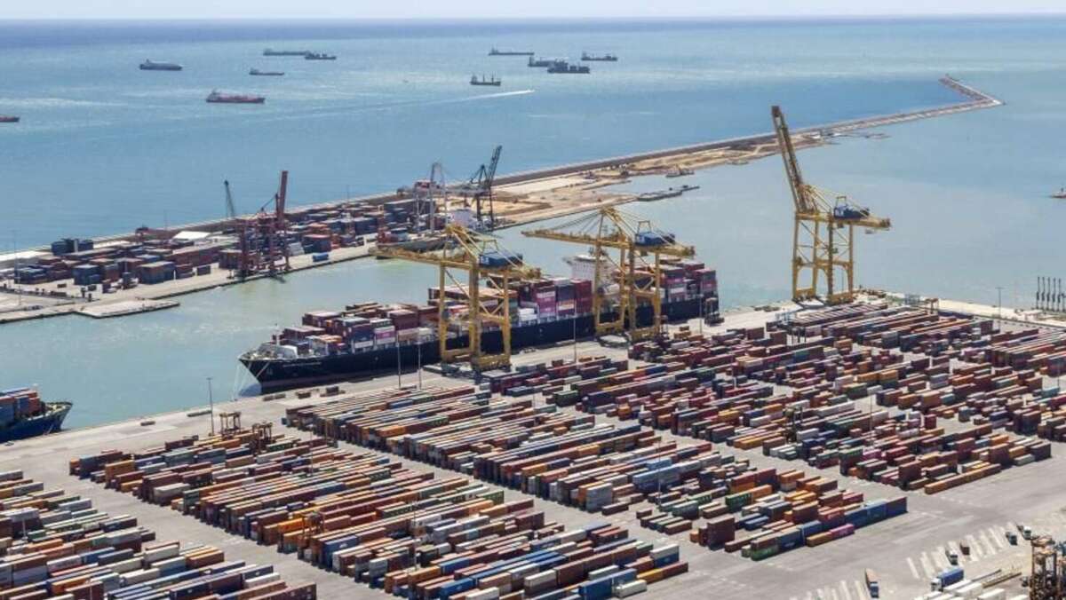Contenedores en el Puerto de Barcelona. Foto: Port de Barcelona. Cataluña. Estados Unidos.