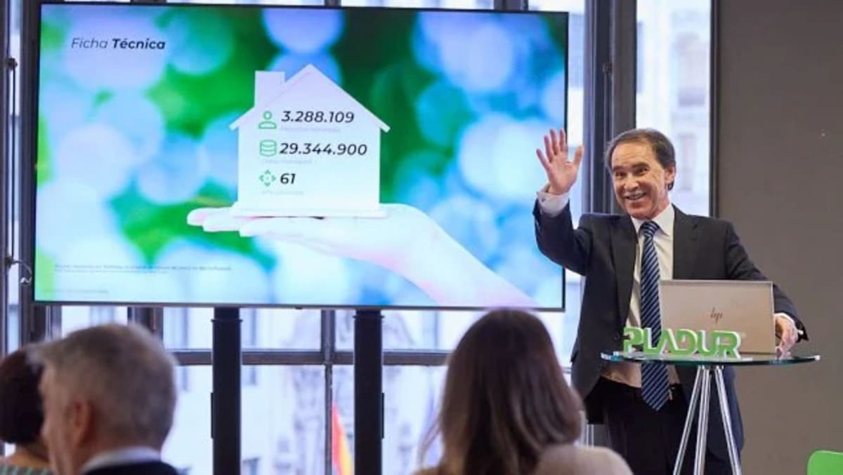 Enrique Ramírez durante la presentación del primer estudio de la construcción