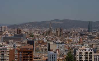 Varios edificios de viviendas en Barcelona. Foto: David Zorrakino / Europa Press