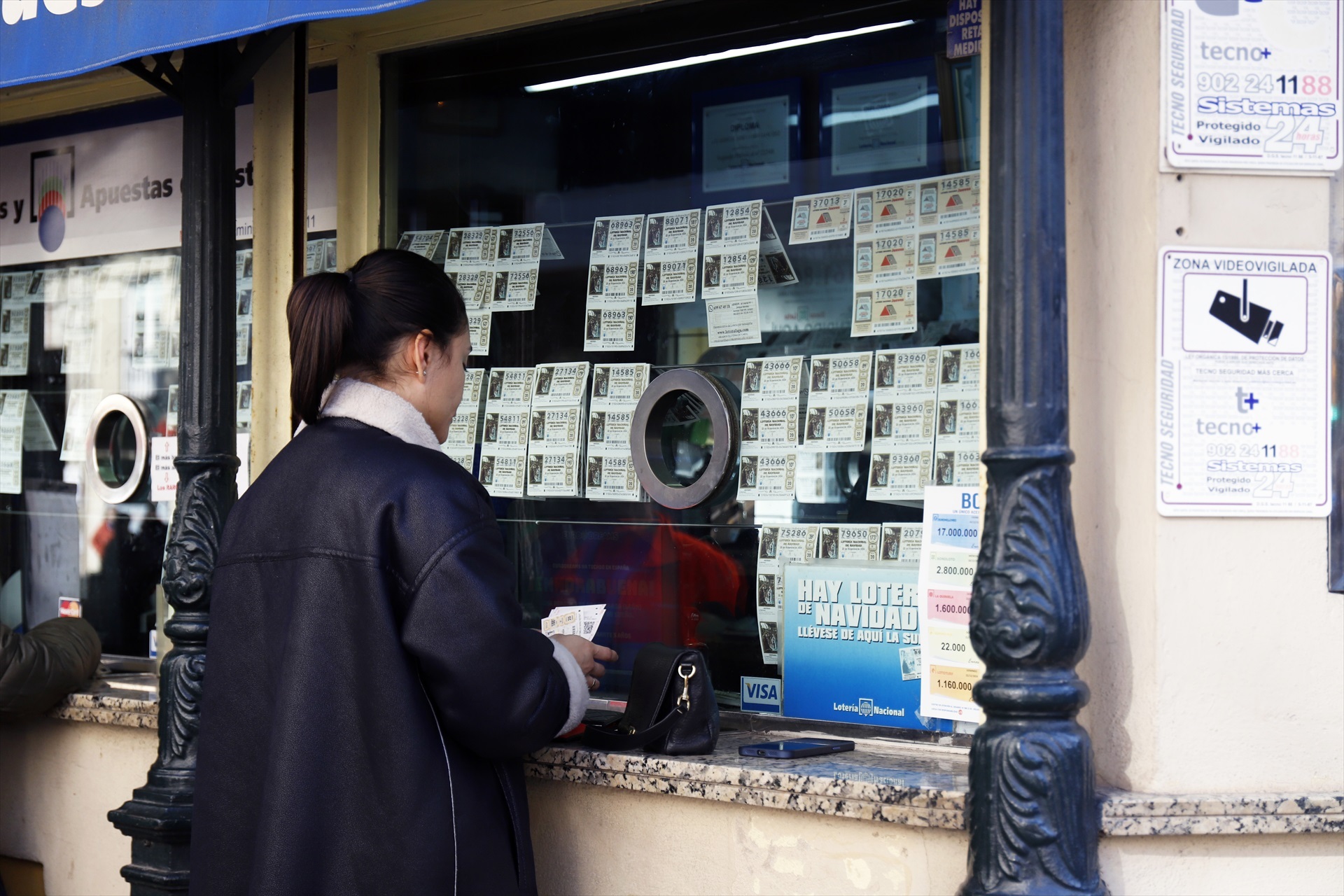 La lotería de Navidad reparte millones en premios