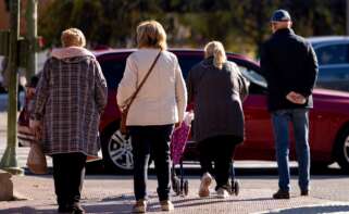 Pensionistas, que pueden cobrar la pensión de Caixabank.