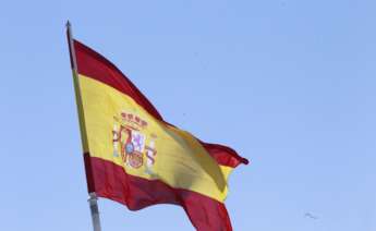 Bandera de España izada
