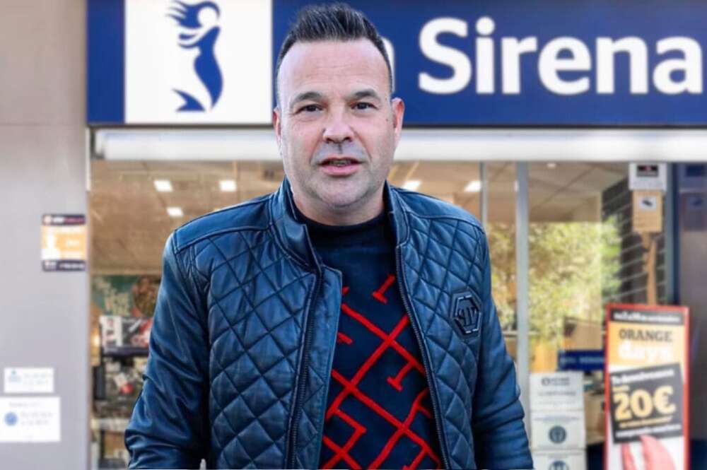 Este es el sueldo que el millonario José Elías paga a sus empleados en el supermercado de La Sirena