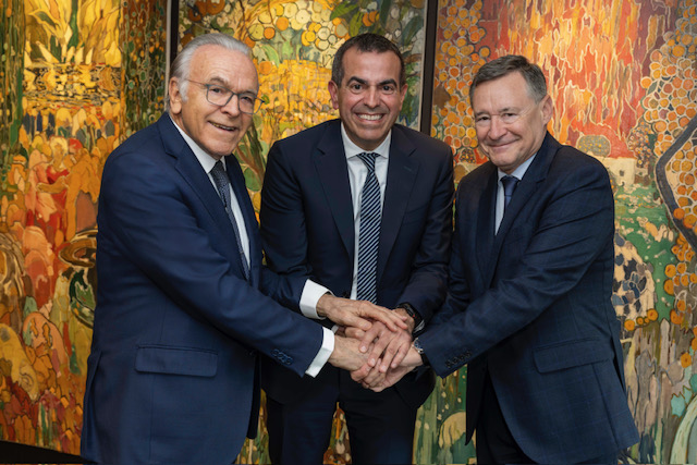 Isidro Fainé, Presidente de CriteriaCaixa, Jordi Gallés, Presidente ejecutivo de Europastry, Ángel Simón, Consejero Delegado de CriteriaCaixa.

