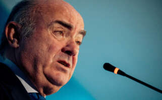 Archivo - El vicepresidente del BCE, Luis de Guindos, interviene durante un encuentro de Prensa Ibérica, bajo el título ‘Una banca en transformación’, en el Hotel Intercontinental, a 4 de diciembre de 2023, en Madrid (España). El evento cuenta con la pres