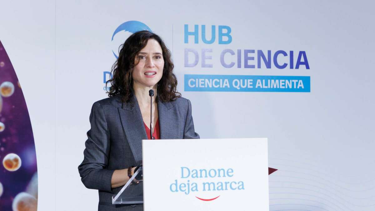 Isabel Díaz Ayuso, presidenta de la Comunidad de Madrid, durante la visita al nuevo hub.