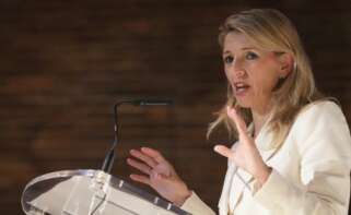 La vicepresidenta segunda y ministra de Trabajo y Economía Social, Yolanda Díaz, participa en la jornada ‘La Dignidad del Cuidado y de las Cuidadoras: Un Diálogo a Tres Voces’, a 9 de abril de 2025, en Deusto, San Sebastián, País Vasco (España).
