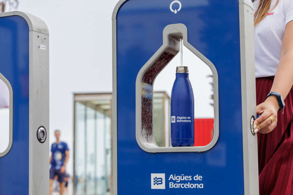  Aigües de Barcelona instaló fuentes de agua en la última edición de la Copa América de vela para reducir los residuos plásticos