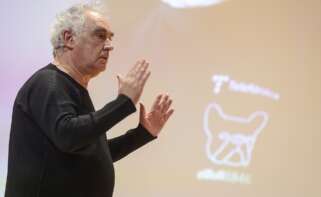 (Foto de ARCHIVO) El chef Ferran Adrià interviene durante una conferencia Politècnica de València (UPV). Rober Solsona / Europa