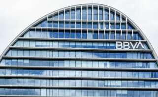 Archivo - Fachada de la sede de BBVA