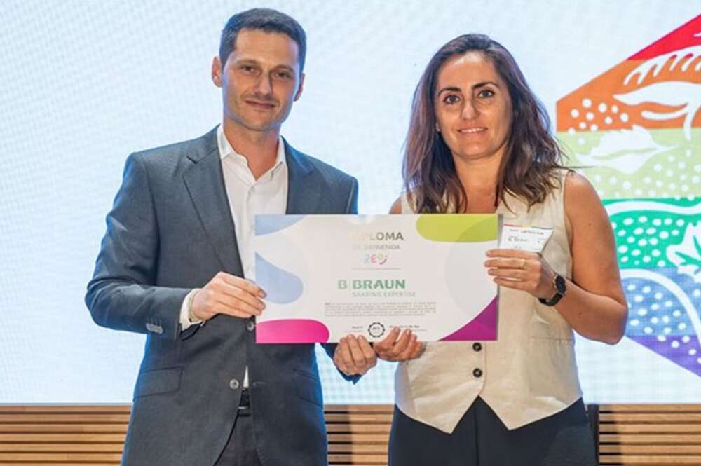 De izquierda a derecha: Diego Pol Longo, Member and Secretary of the Board of Directors de REDI, y Verónica Lerma, Talent Management Specialist de B. Braun