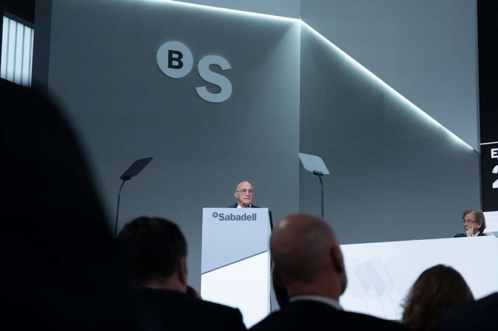 El presidente de Banco Sabadell, Josep Oliu, durante la junta general de accionistas del Banco Sabadell, a 20 de marzo de 2025, en Sabadell, Barcelona, Catalunya (España). David Zorrakino / Europa Press