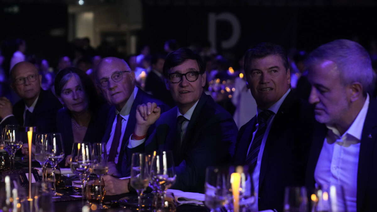 El presidente del Banco Sabadell, Josep Oliu; el presidente de la Generalitat de Catalunya, Salvador Illa; el presidente de Pimec, Antoni Cañete, y el alcalde de Barcelona, Jaume Collboni. Foto: Pimec.