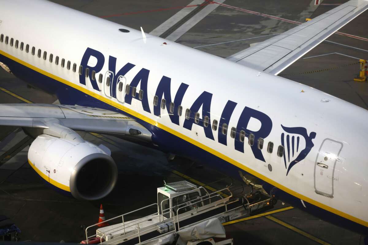 Archivo - Avión de Ryanair