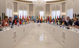 El presidente del Gobierno, Pedro Sánchez, preside la XXVIII Conferencia de Presidentes, en Palau de Pedralbes de Barcelona, a 6 de junio de 2025, en Barcelona, Catalunya (España). Durante la conferencia se abordarán los 16 puntos de la agenda, ampliada tras la inclusión de las demandas de las Comunidades Autónomas, que contemplan entre otros asuntos la reforma de la financiación autonómica, el control de fronteras, la política migratoria, el acceso a la vivienda, la situación energética y la reforma del Poder Judicial. Por primera vez, los presidentes autonómicos pueden intervenir en las lenguas cooficiales de sus territorios con traducción simultánea. Lorena Sopêna / Europa Press 06/6/2025