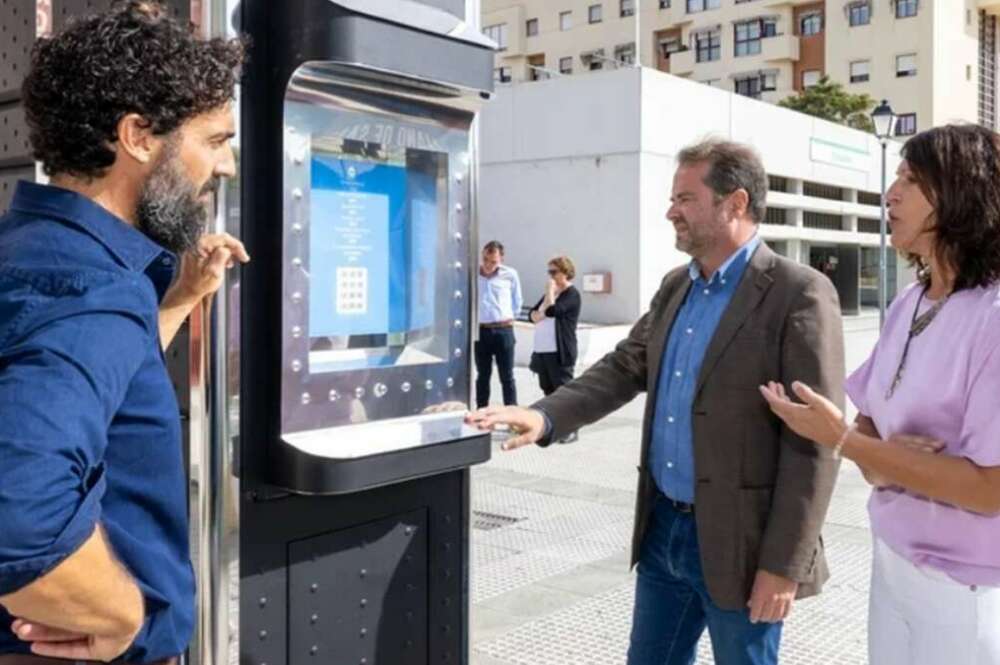 Una de las cabinas telefónicas en Mairena de Aljarafe