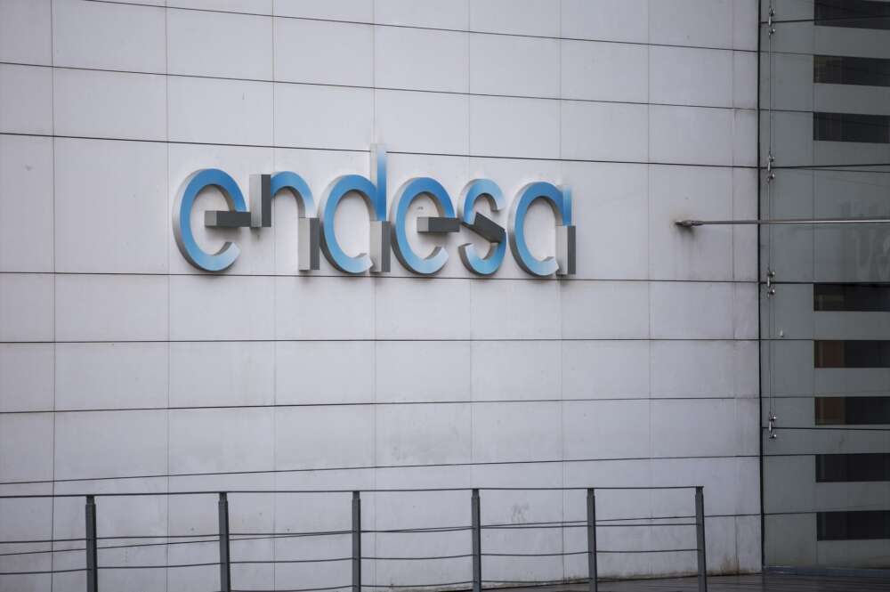 Competencia investiga si Endesa usó información privilegiada para beneficiarse frente a otras distribuidoras eléctricas