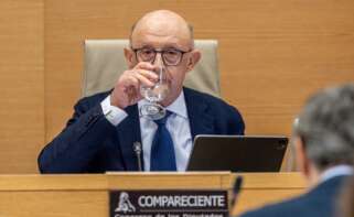 (Foto de ARCHIVO) El exministro de Hacienda y Función Pública Cristóbal Ricardo Montoro comparece ante la comisión de Investigación sobre la denominada ‘Operación Cataluña’, en el Congreso de los Diputados, a 14 de abril de 2025, en Madrid (España). La comisión del Congreso que investiga las conocidas como 'cloacas' de Interior y la llamada 'operación Cataluña' interroga hoy al exministro de Hacienda, Cristóbal Montoro, y decide si llama de nuevo a comparecer al expresidente del Gobierno Mariano Rajoy. Los comisionados aprovecharán la presencia de Montoro para pedirle cuentas por la conocida como vertiente andorrana de la 'Operación Cataluña', las presuntas maniobras de la 'policía patriótica' para conseguir información de la Banca Privada de Andorra (BPA) sobre cuentas de políticos independentistas y la posterior caída de esta entidad y su filial española, el Banco de Madrid. Ricardo Rubio / Europa Press 14 ABRIL 2025;CONGRESO;OPERACIÓN CATALUÑA 14/4/2025