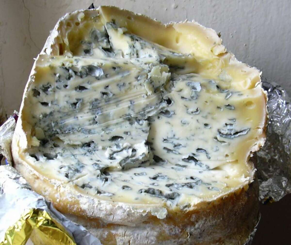 El municipio es famoso por la elaboración del queso de Ambert, con la DOP de la Baja Auvernia. Foto: Wikipedia. euro.
