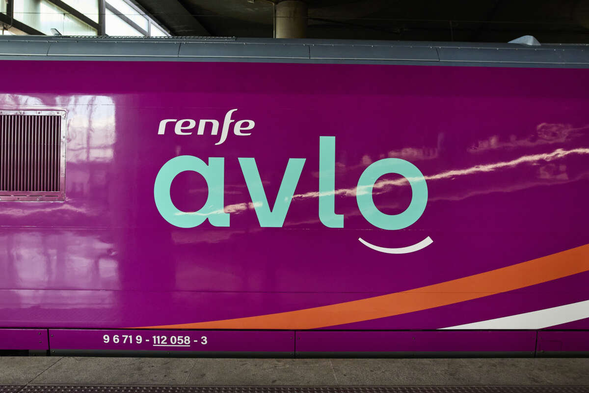 Archivo - Servicio ferroviario de Renfe Avlo. Alta velocidad.