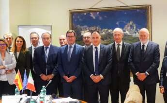 Las delegaciones de CEOE y Confindustria, encabezadas por sus presidentes, Antonio Garamendi y Emanuele Orsini, durante el encuentro bilateral en Roma