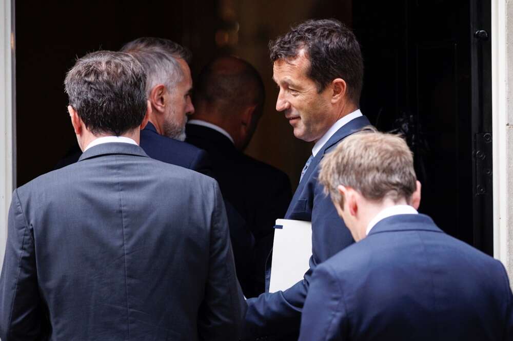 Escribano en Downing Street, Londres