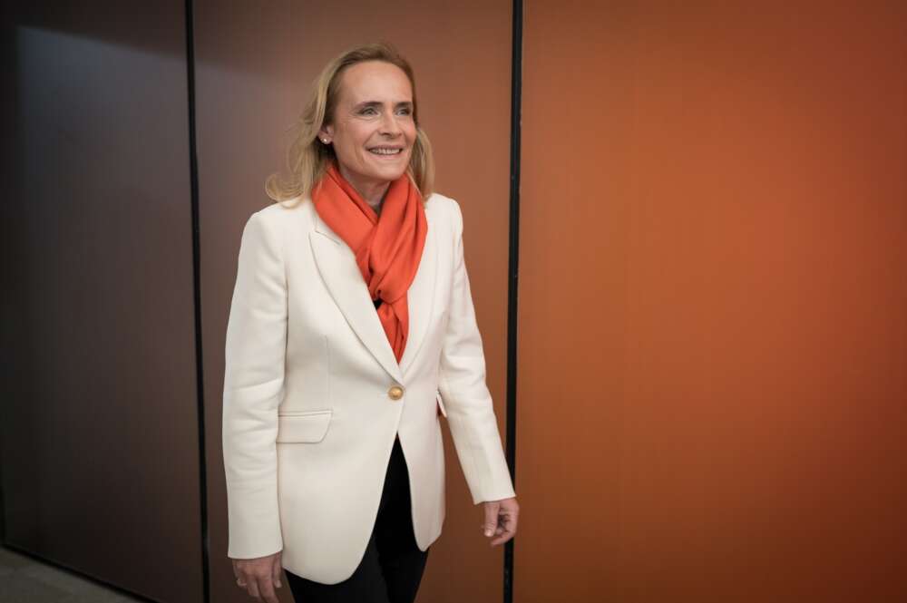 La consejera delegada de Bankinter, Gloria Ortiz, llega a una rueda de prensa para presentar los resultados obtenidos por Bankinter durante el primer trimestre de 2025, en la sede del grupo. Diego Radamés / Europa Press